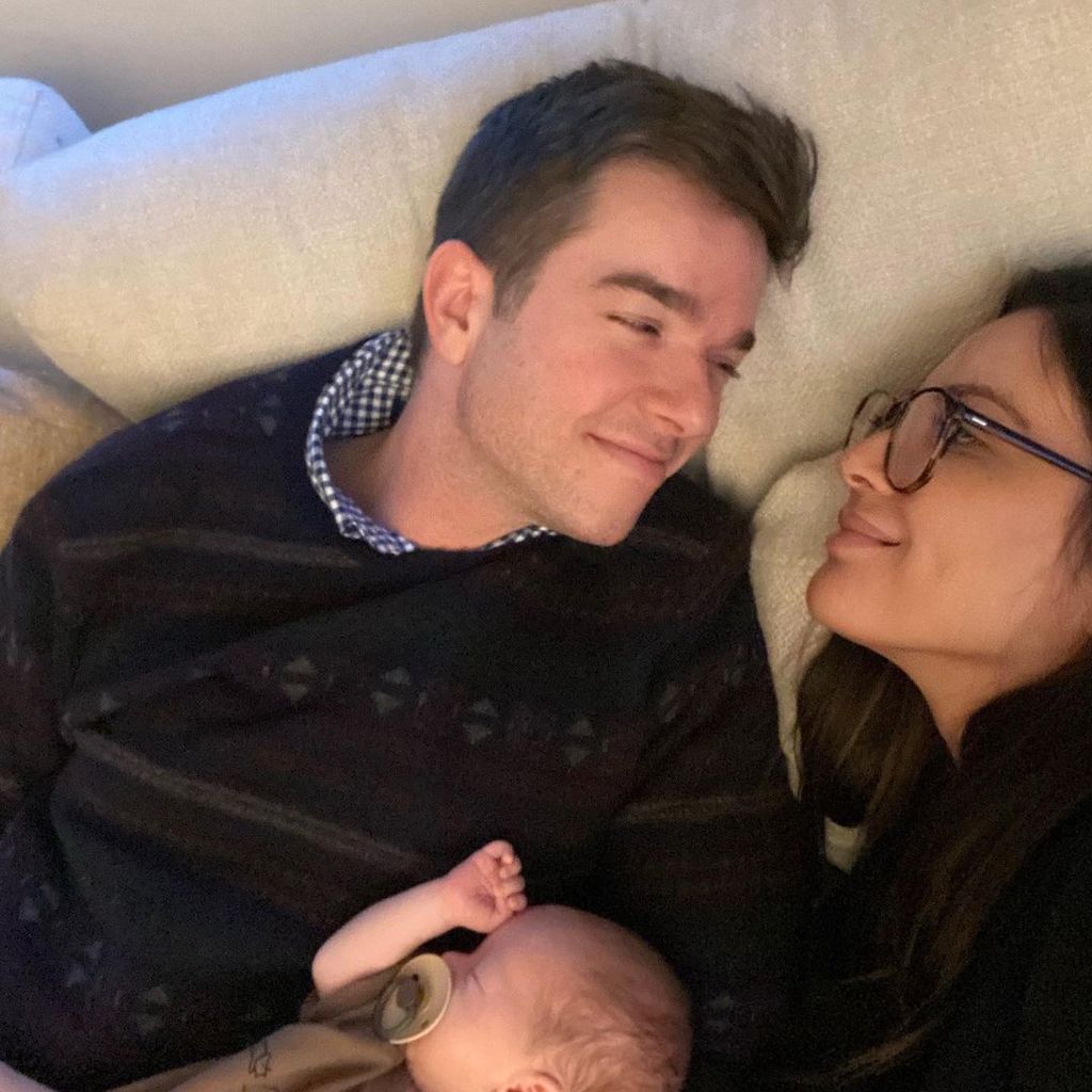 John Mulaney und Olivia Munn mit ihrem kleinen Sohn Malcolm Hiệp