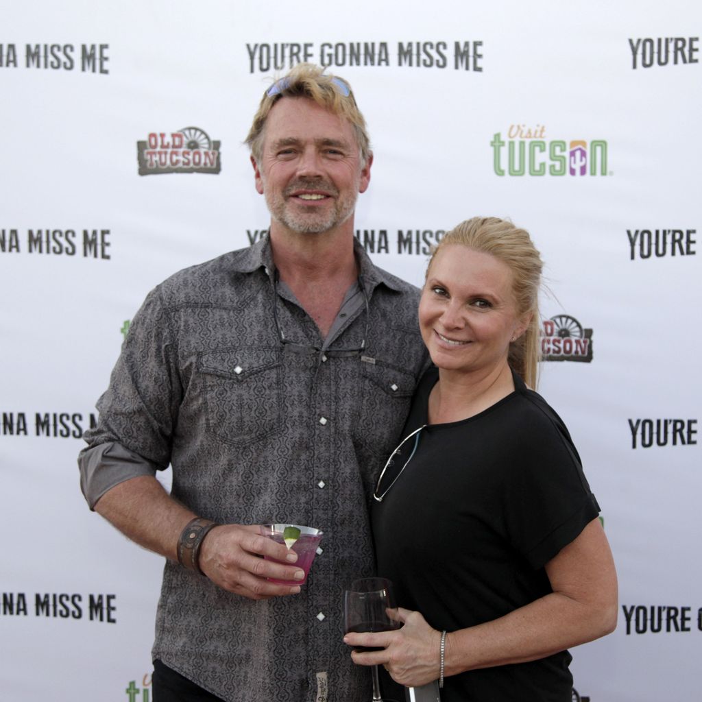 John Schneider und Alicia Allain