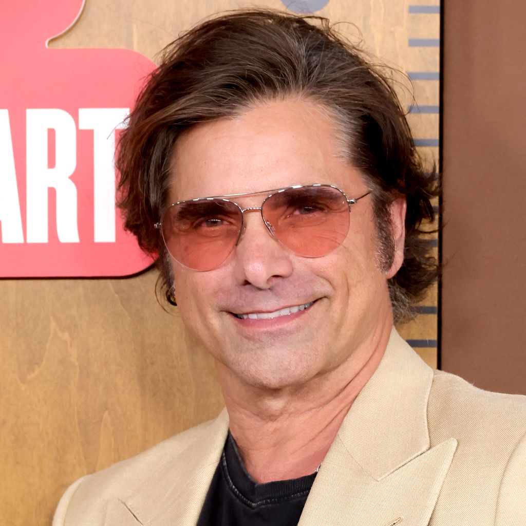 Bei Netflix Is A Joke Fest: John Stamos auf dem roten Teppich von The Roast of Kevin Hart im Kia Forum, Inglewood, 10. Mai 2026