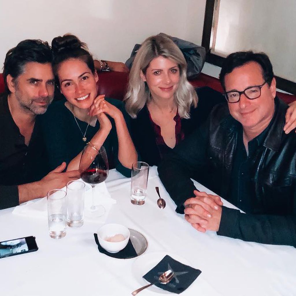 John Stamos, Caitlin McHugh, Kelly Rizzo und Bob Saget