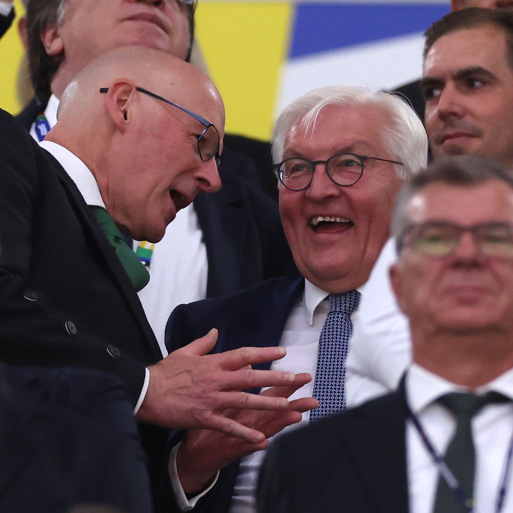 John Swinney und Frank-Walter Steinmeier bei dem Eröffnungsspiel der Fußball-EM 2024 in München