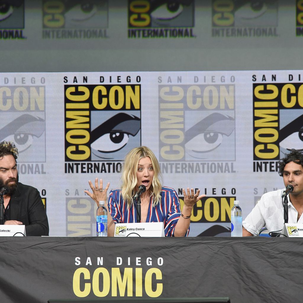 Johnny Galecki, Kaley Cuoco und Kunal Nayyar bei der Comic-Con 2017 in San Diego