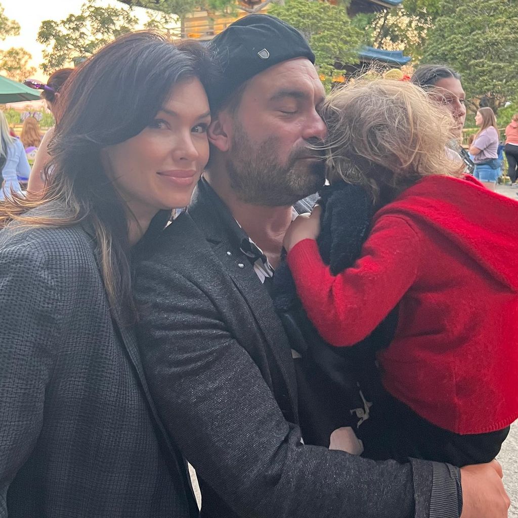 Johnny Galecki mit seiner Frau Morgan und Sohn Avery