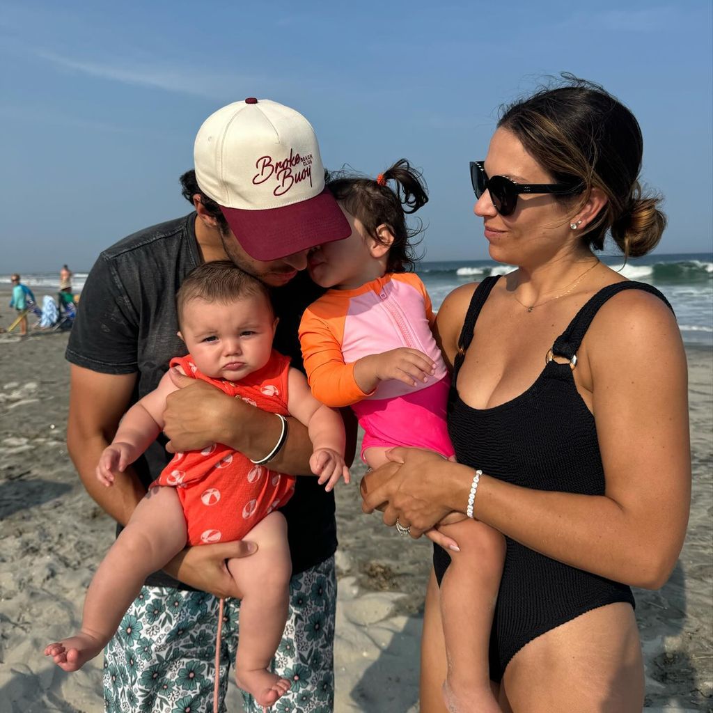 Johnny Gaudreau, seine Frau Meredith und ihre zwei Kinder