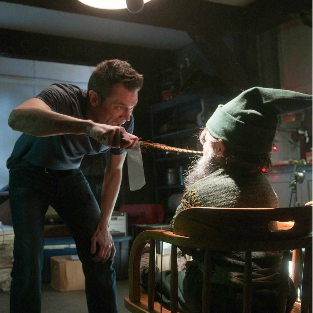 Johnny Knoxville und Gerard Butler (Kobold) im Film "Movie 43"