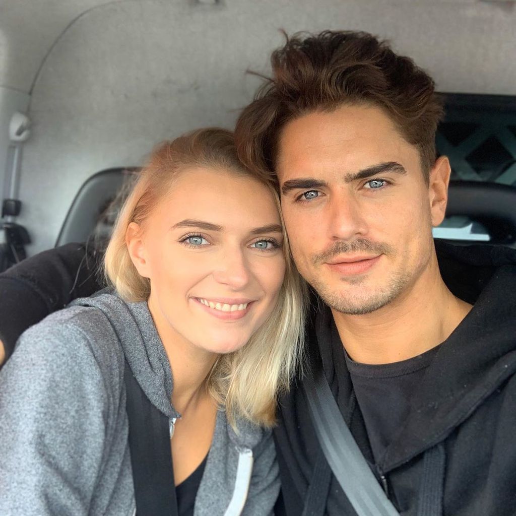Jolina Fust und Dominik Bruntner während ihres Umzugs im September 2019