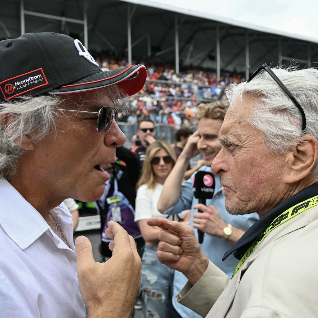 Jon Bon Jovi und Michael Douglas beim Formel-1-Rennen in Miami