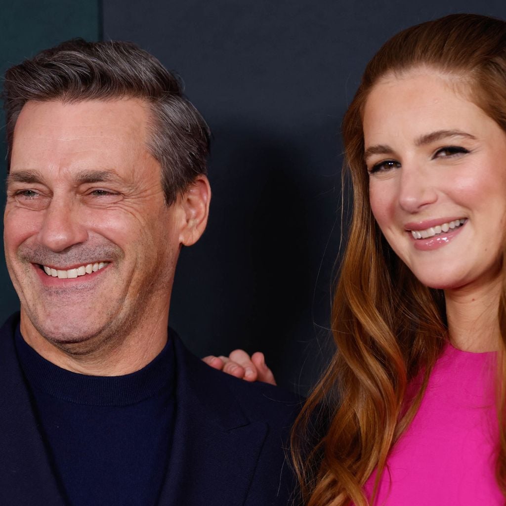 Bei der New Yorker Premiere von "Mean Girls": Jon Hamm mit Ehefrau Anna Osceola
