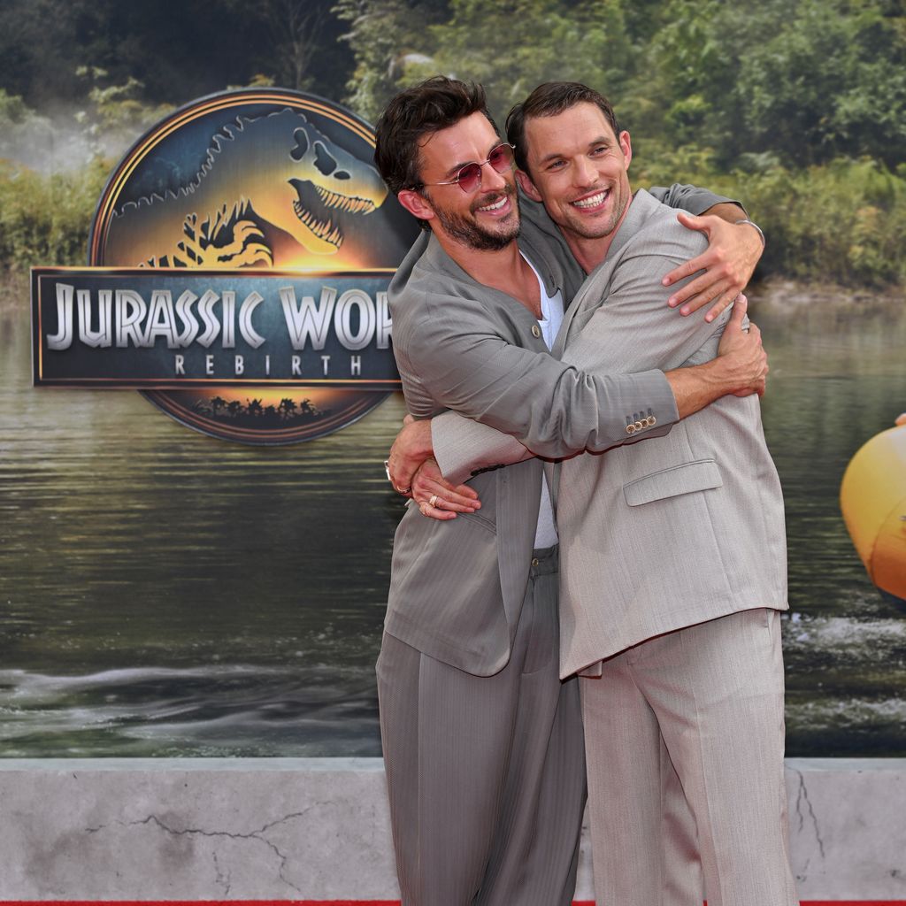 Jonathan Bailey und Ed Skrein bei der Premiere von "Jurassic World Rebirth"