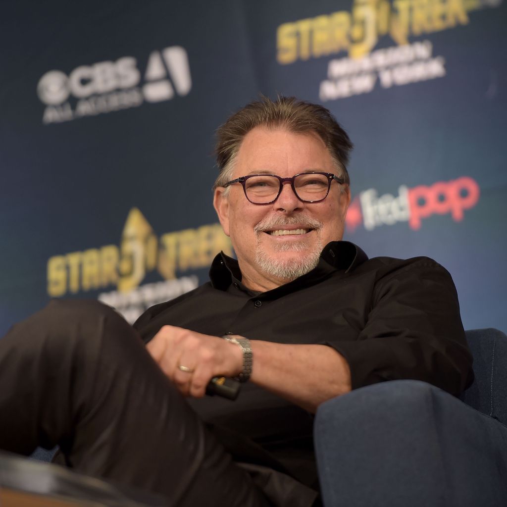 Jonathan Frakes, Moderator