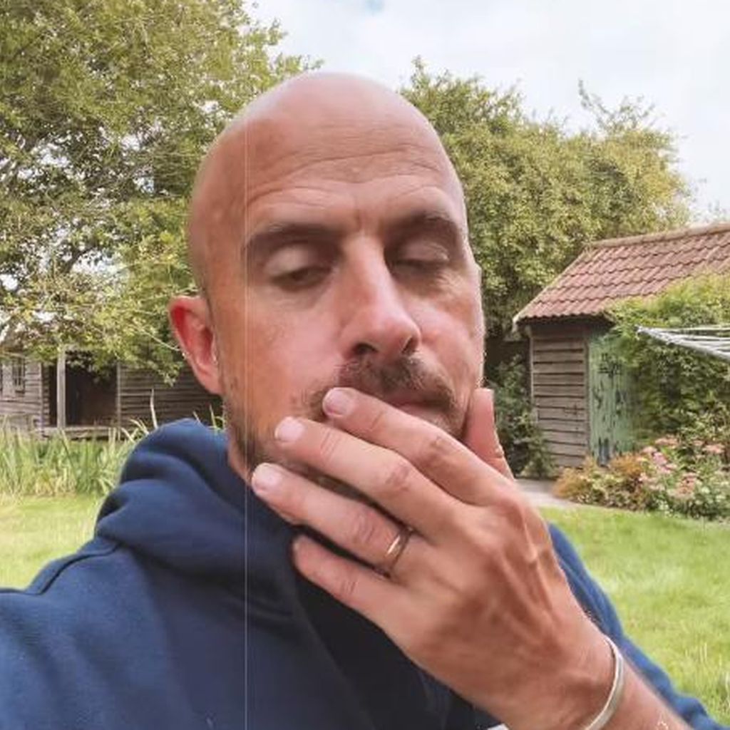 Jonathan Goodwin mit einem verräterischen Ring, September 2022