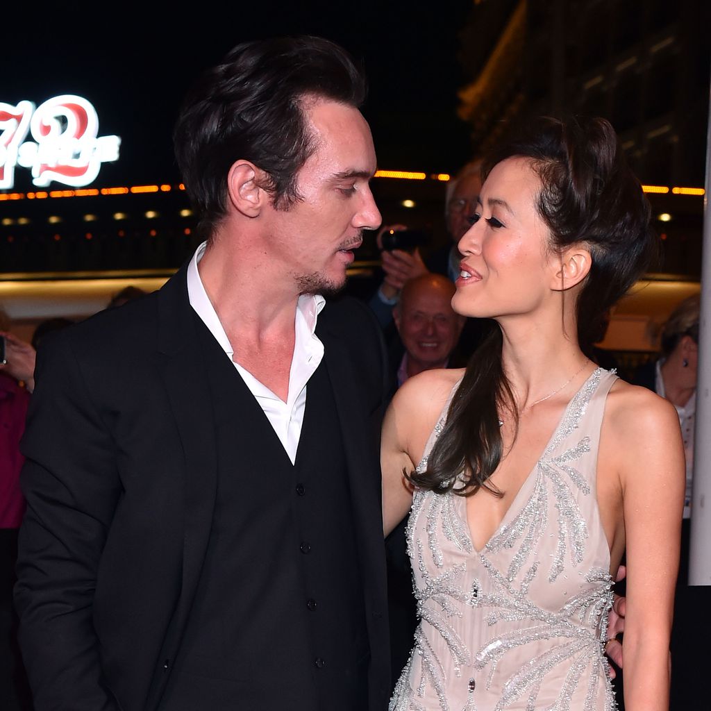 Jonathan Rhys-Meyers und Mara Lane bei der MIP TV Gala in Cannes