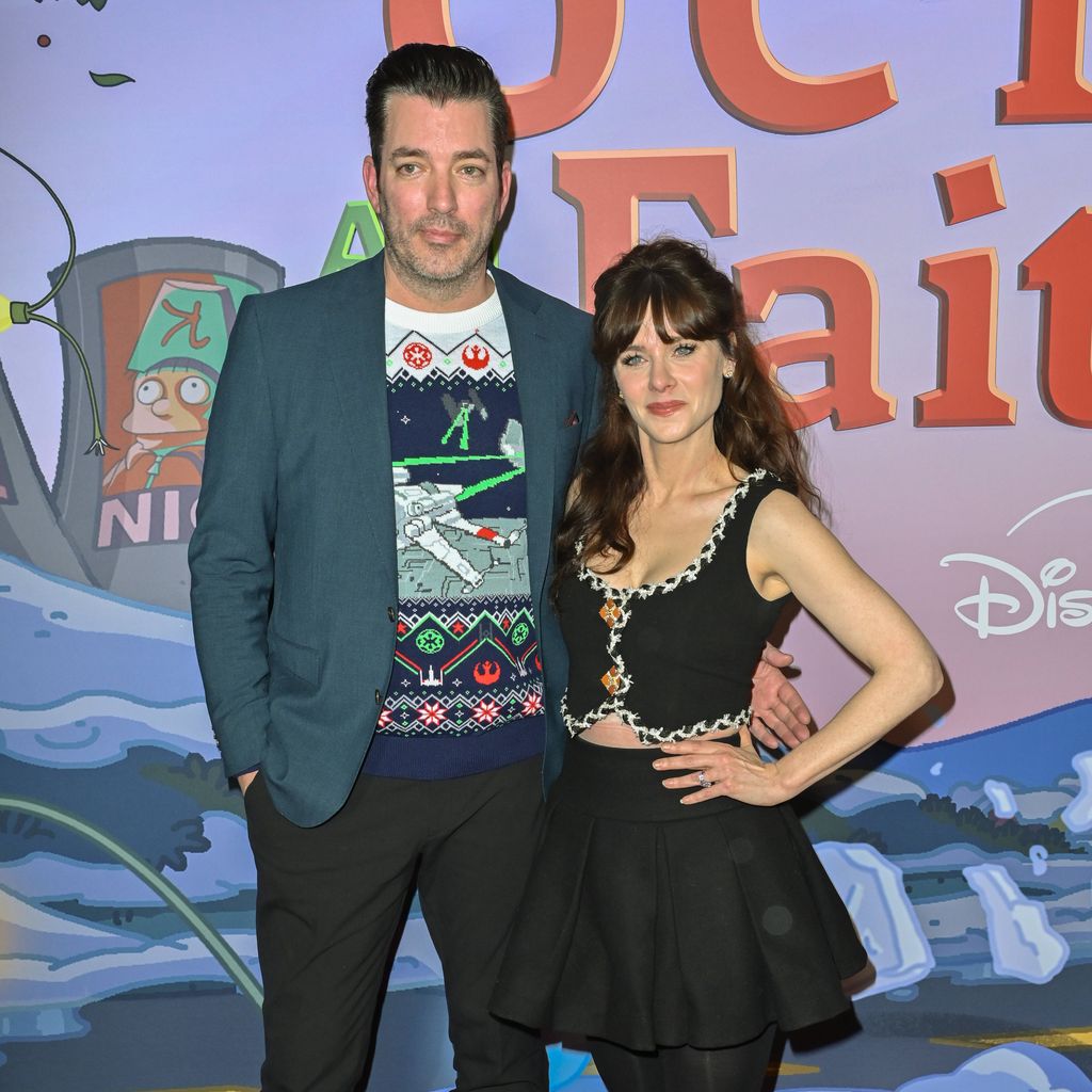 Jonathan Scott und Zooey Deschanel bei der Premiere von The Simpsons O C™Mon All Ye Faithful im El Capitan Theatre in Los Angeles