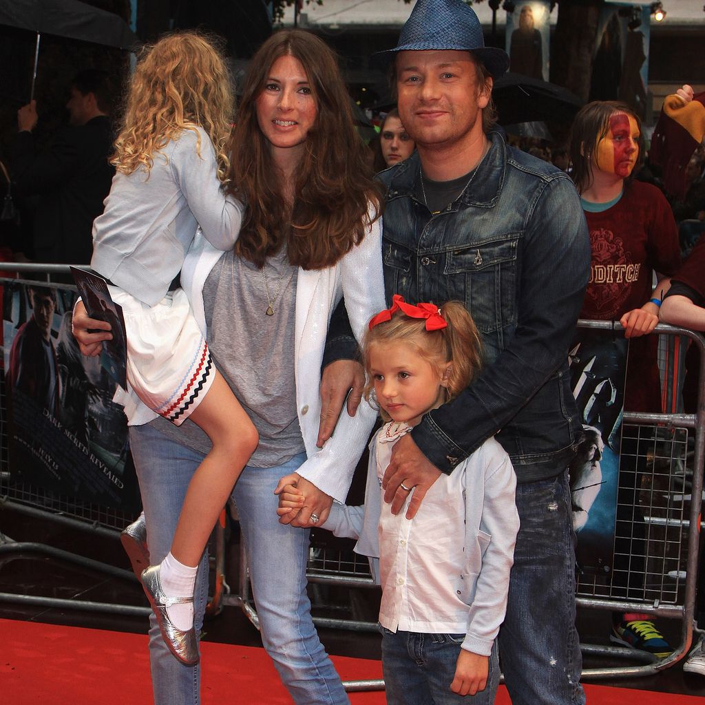 Jools und Jamie Oliver mit zwei ihrer Kinder bei der "Harry Potter 6"-Premiere in London, Juli 2009