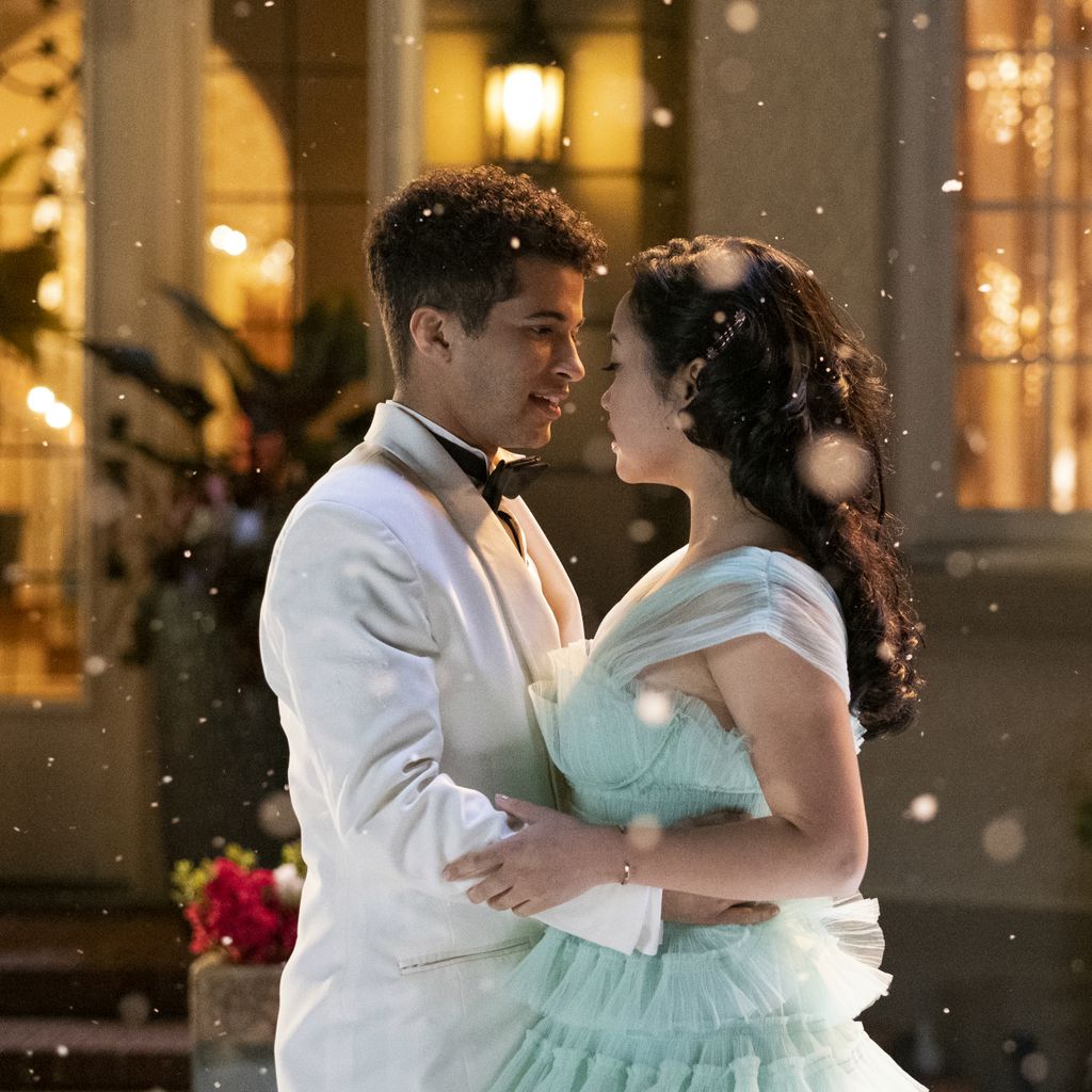 Jordan Fisher und Lana Condor während einer Szene von "To All The Boys: P.S. I Still Love You"