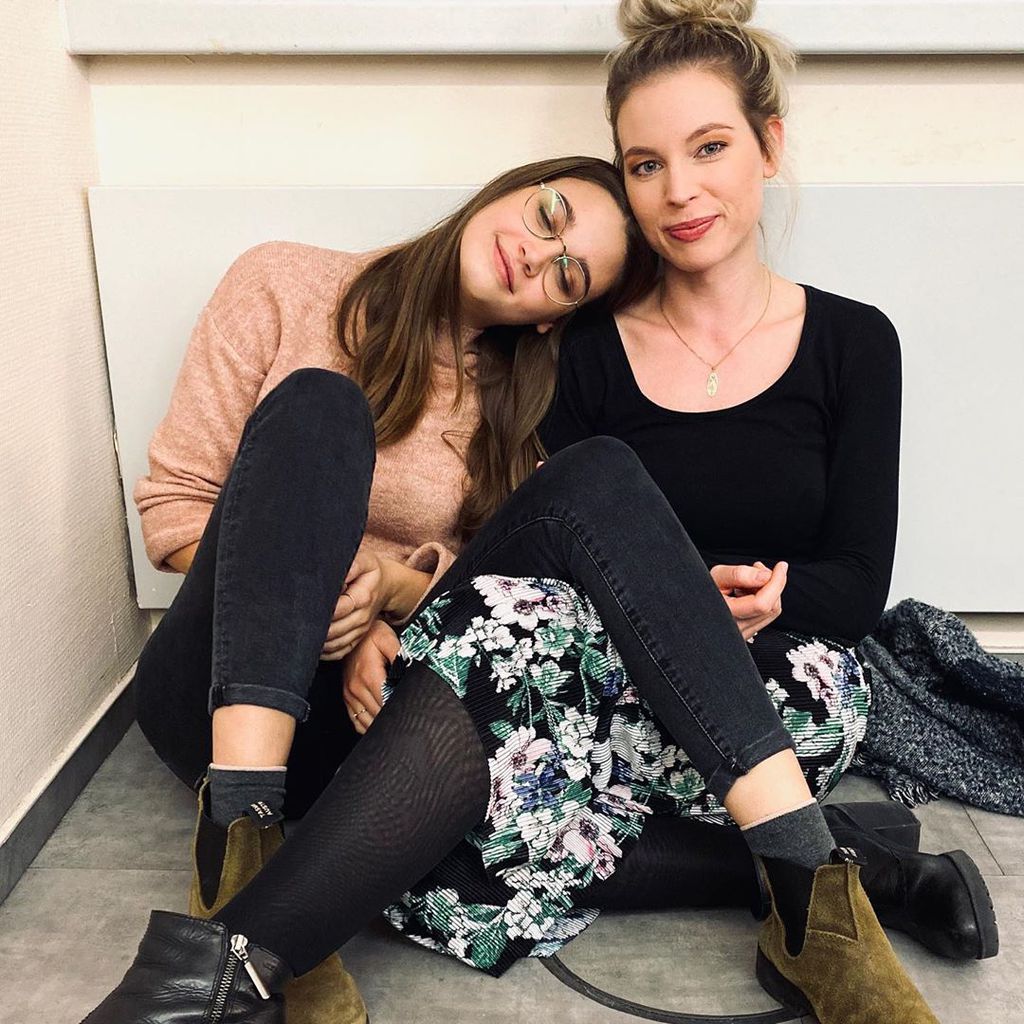 Die Schauspielerinnen Josephine Becker und Alica Hubiak