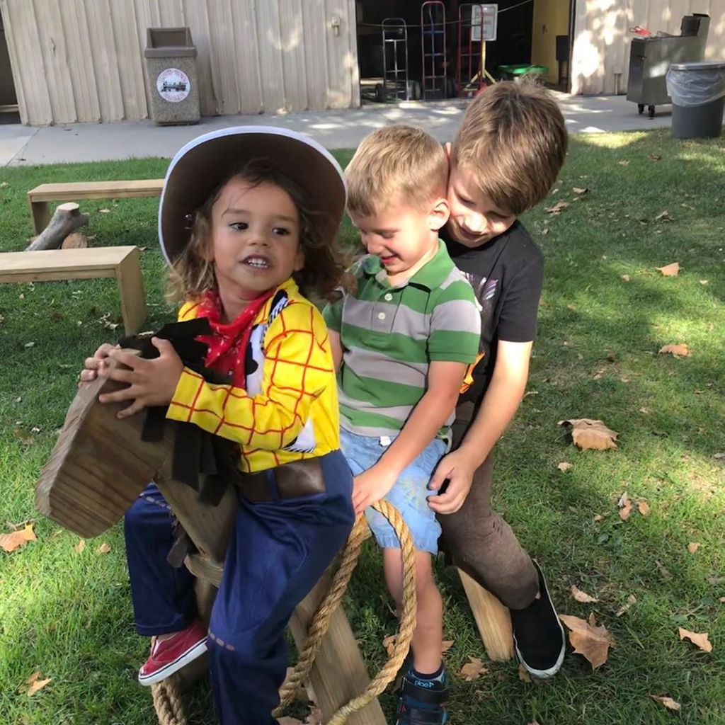 Josey Hollis Dorsey, Naya Riveras Sohn; Owen Barlett und Elijah Hubbell, Heather Morris Söhne