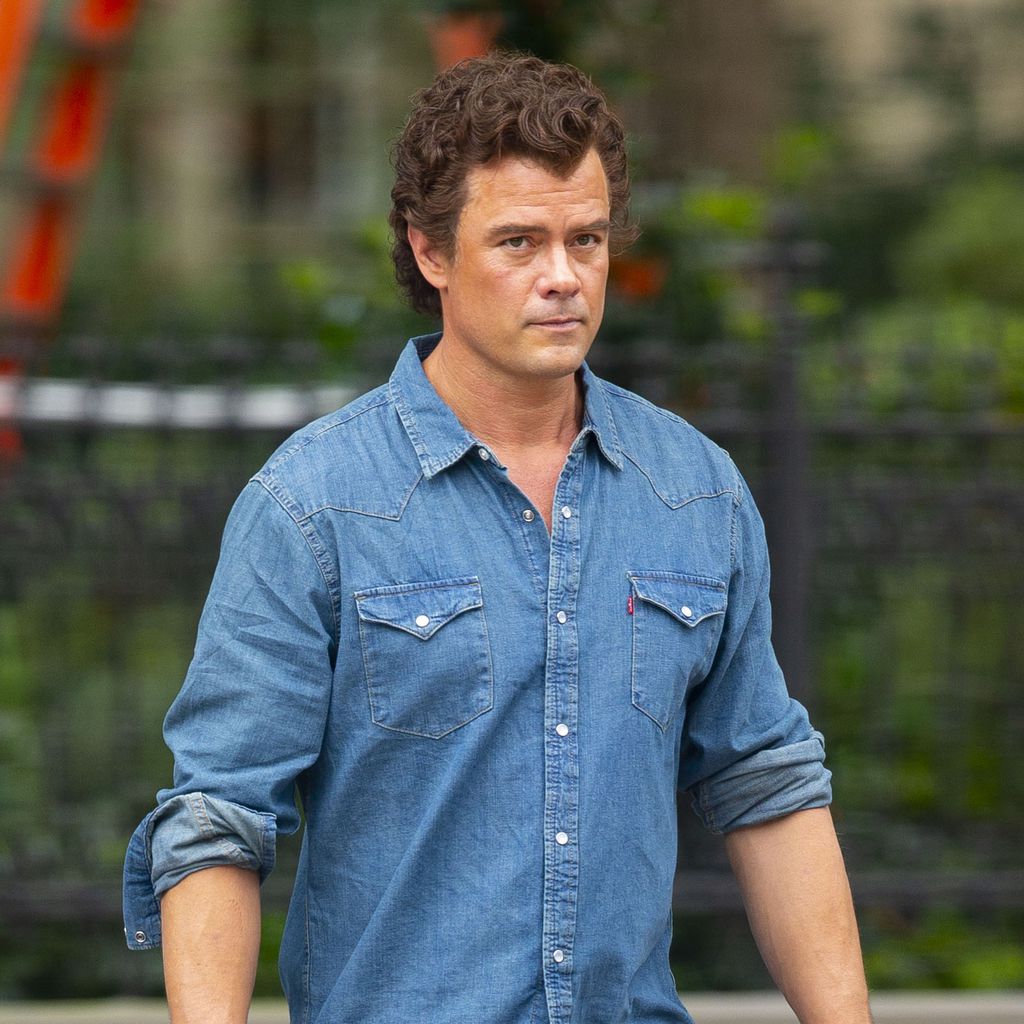 Josh Duhamel am Set der Serie "The Thing About Pam"