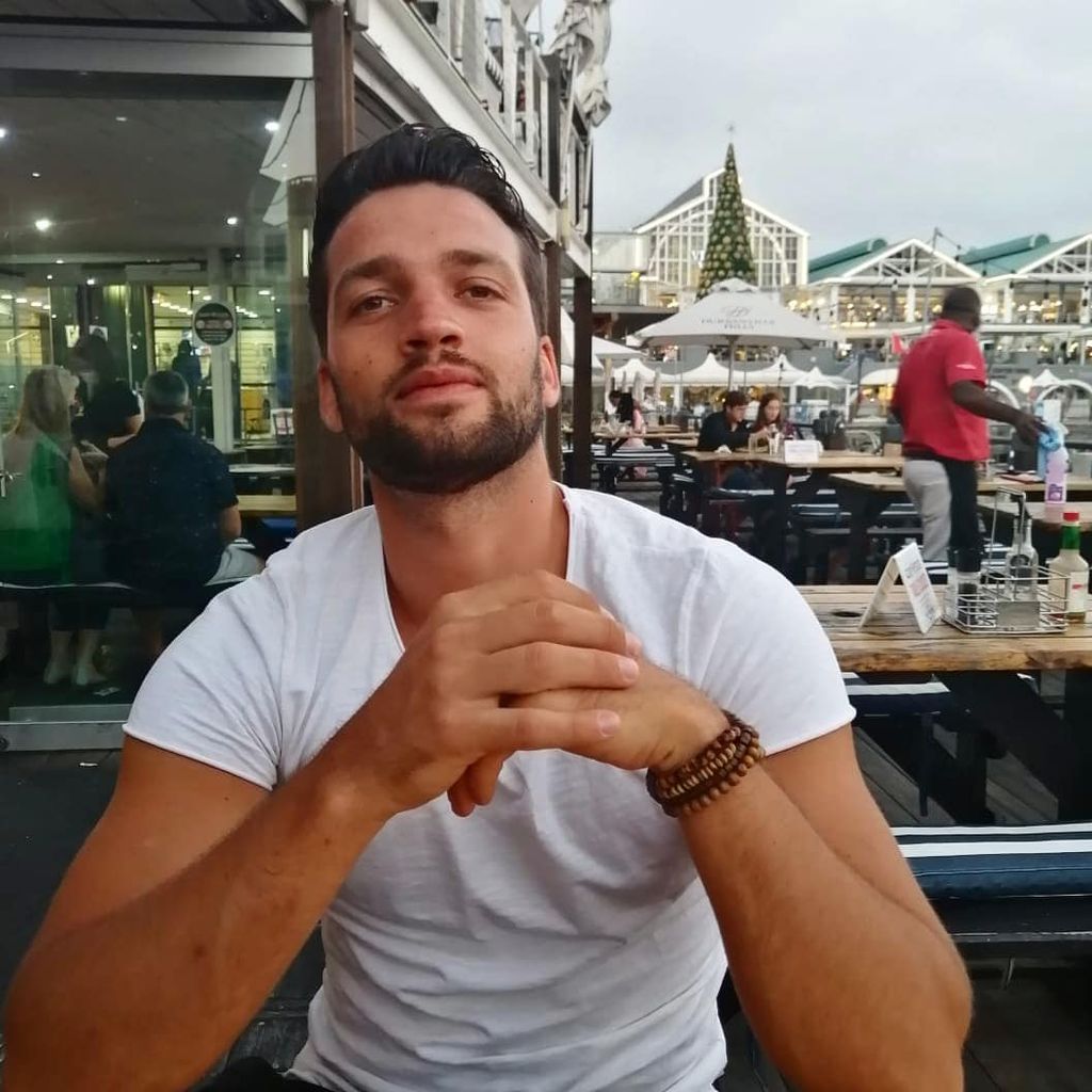 Josh, "Temptation Island"-Kandidat
