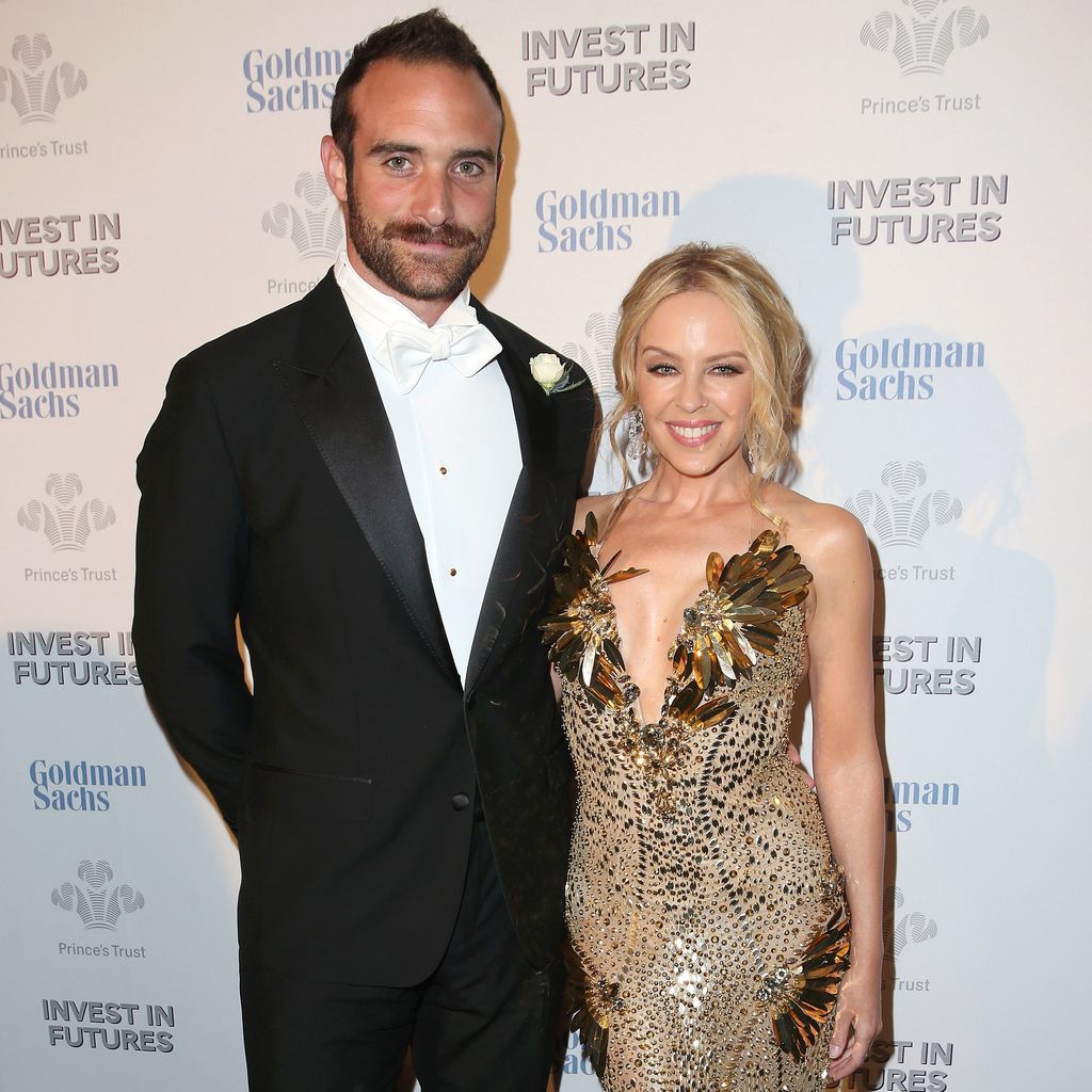 Joshua Sasse und Kylie Minogue