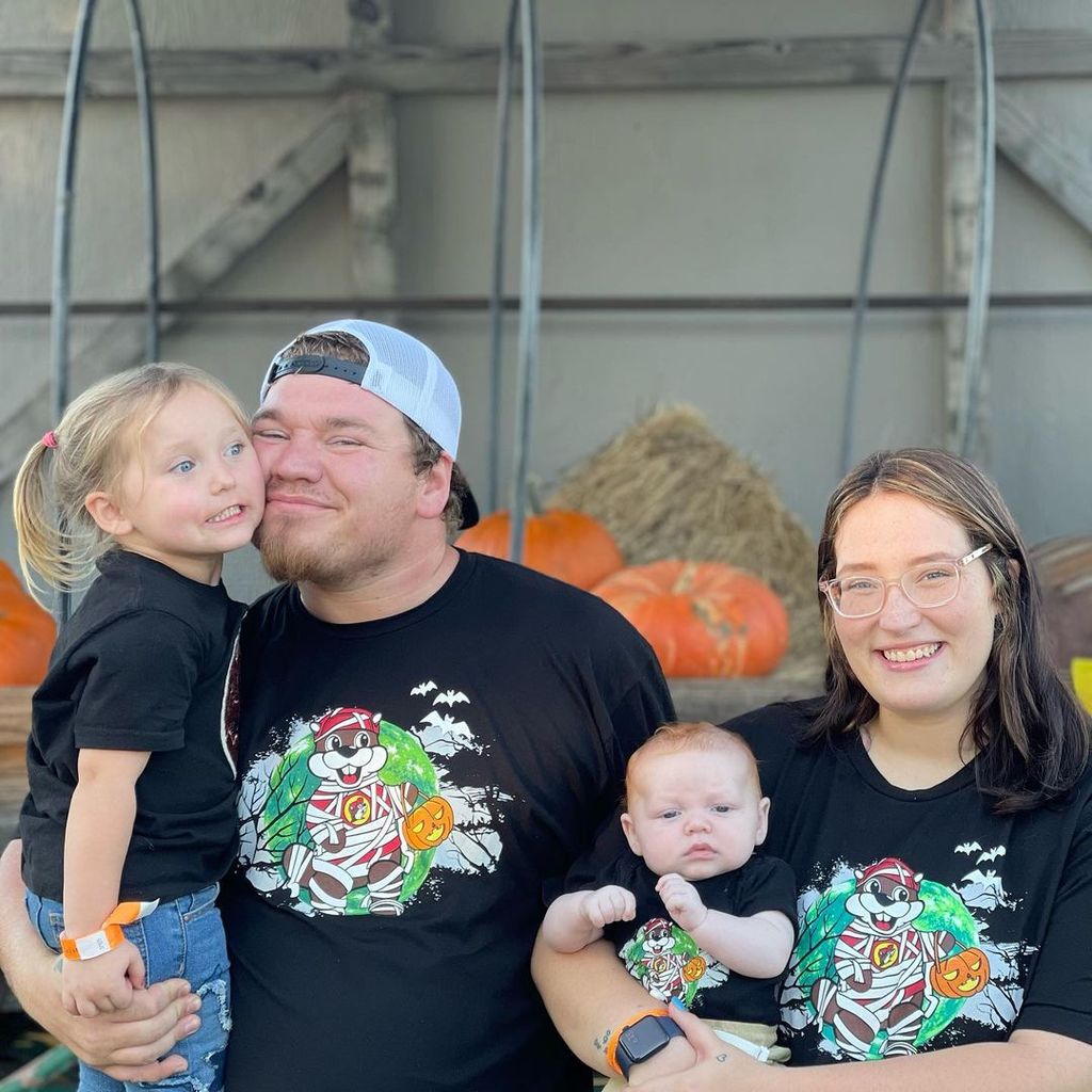 Joshua und Lauryn "Pumpkin" Efird mit ihren Kindern