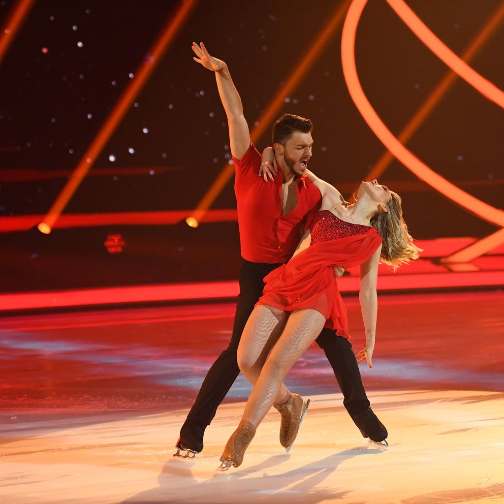 Joti Polizoakis und Lina Larissa Strahl bei "Dancing on Ice"