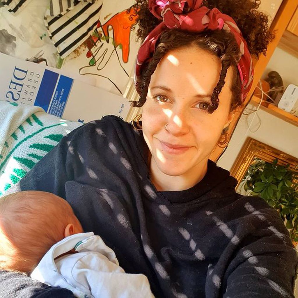 Joy Müller mit ihrem Sohn Javis