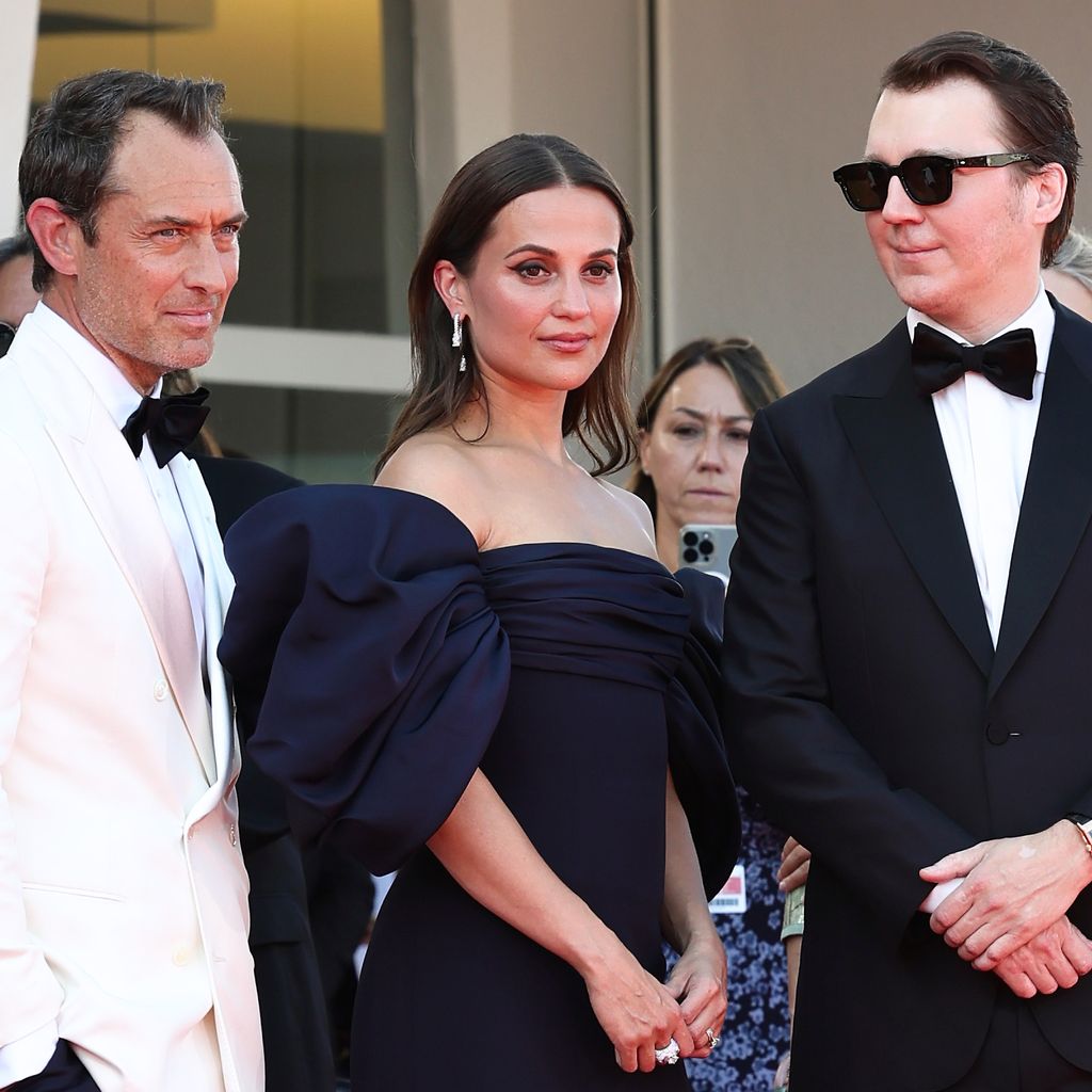 Jude Law, Alicia Vikander und Paul Dano bei der Premiere von "Der Zauberer des Kremls" in Venedig
