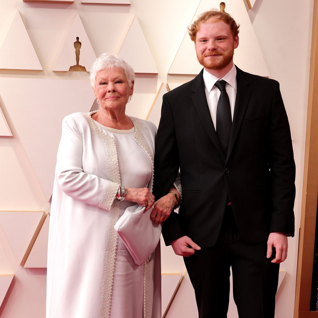 Judi Dench und ihr Enkel Sam Williams bei den Oscars 2022