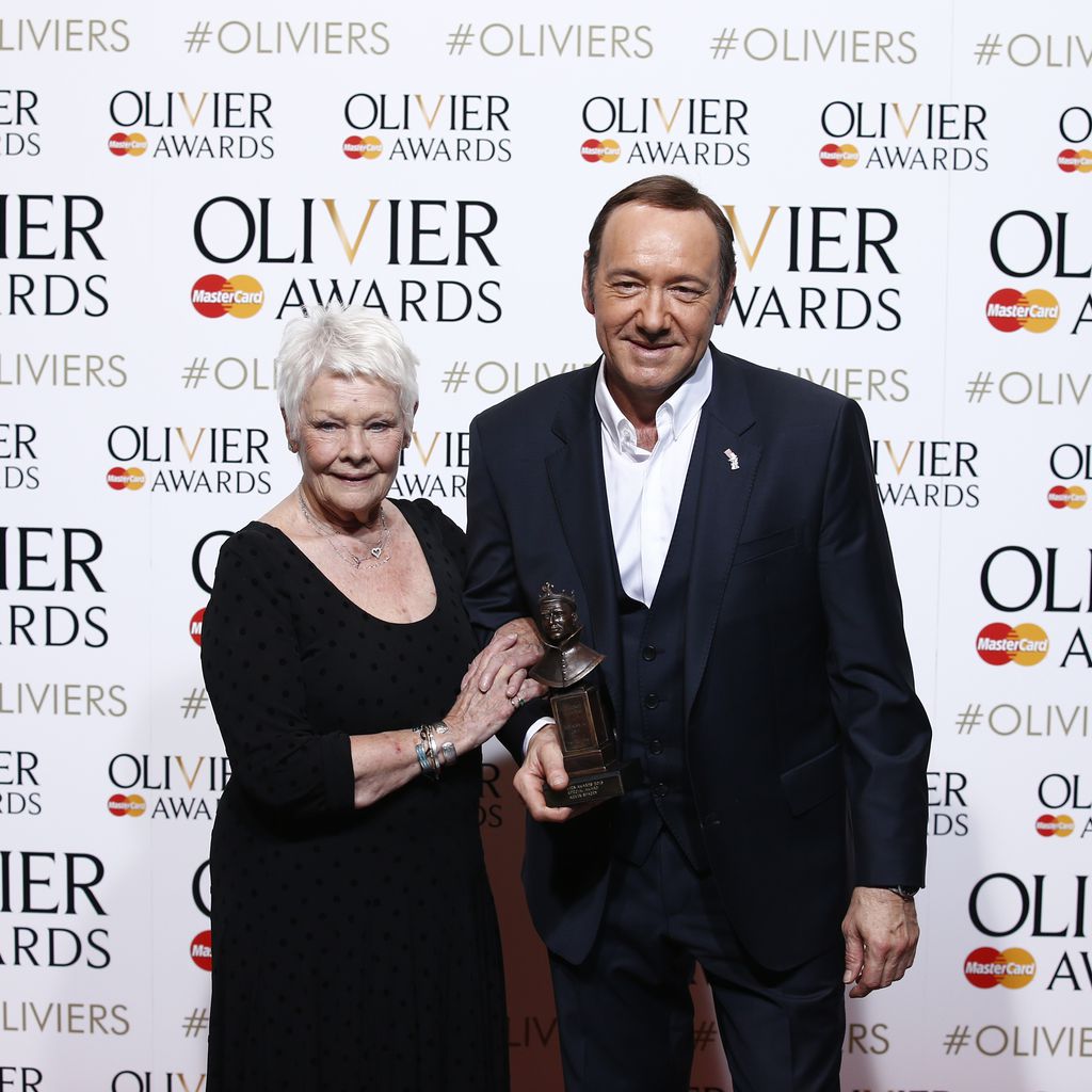 Judi Dench und Kevin Spacey bei den Oliver Awards 2015