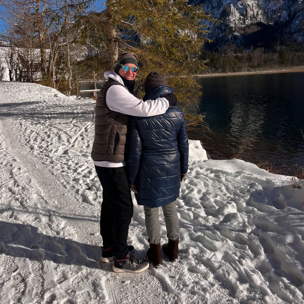 Jürgen Milski mit der Mutter seiner Partnerin, Dezember 2024