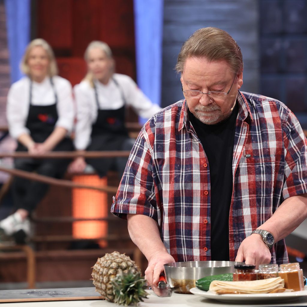 Jürgen von der Lippe bei "Grill den Henssler" 2021