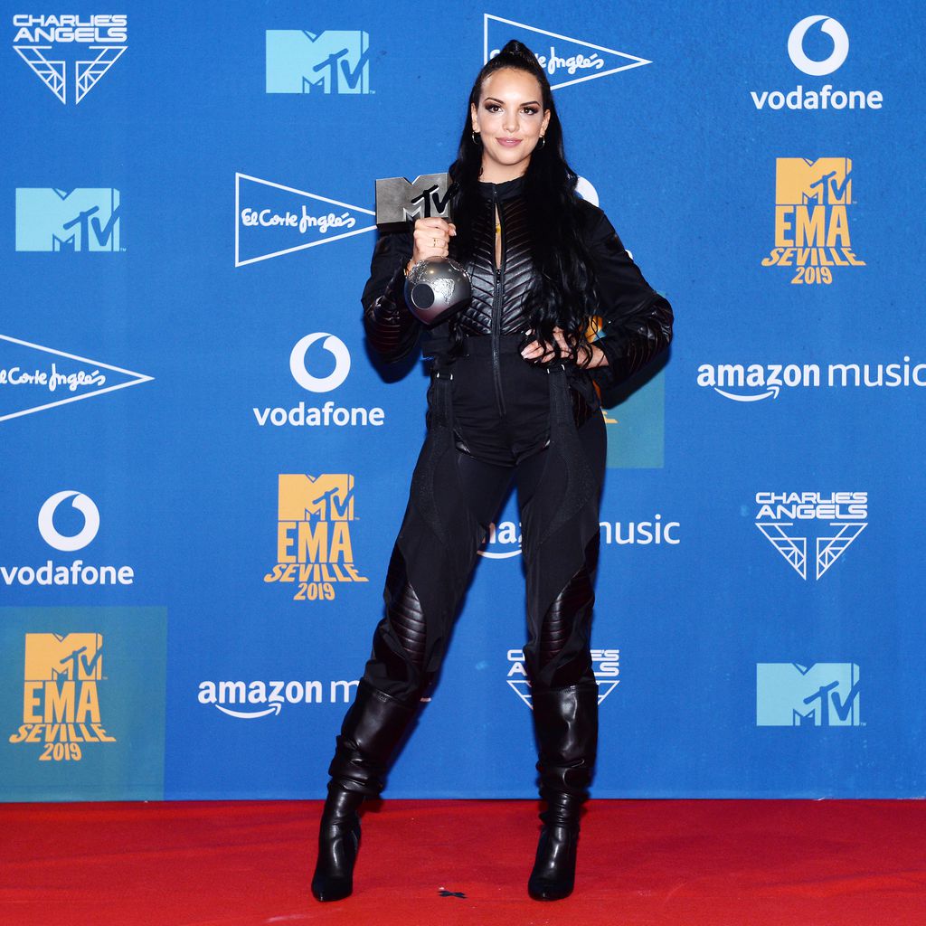 Juju gewinnt in der Kategorie Bester Deutscher Act bei den MTV EMAs 2019