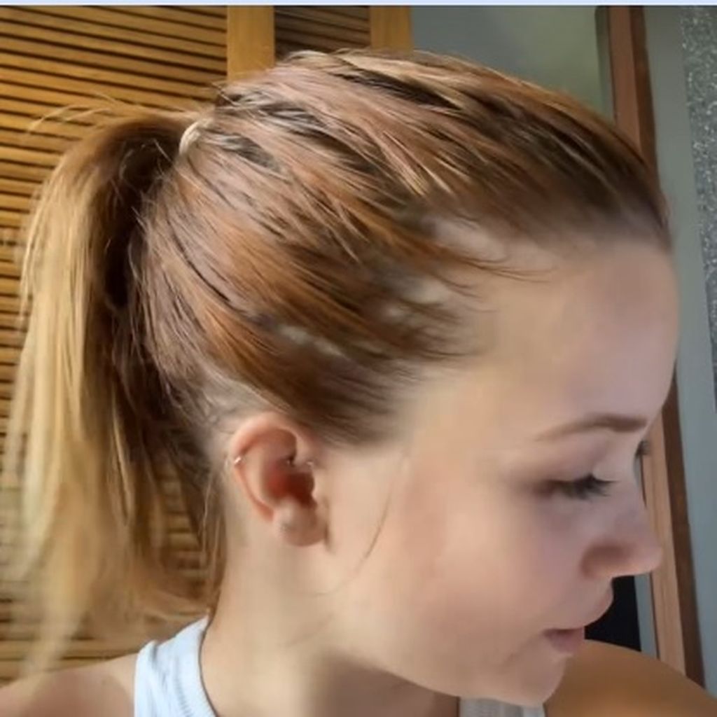 Julia Beautx mit dunkleren Haaren