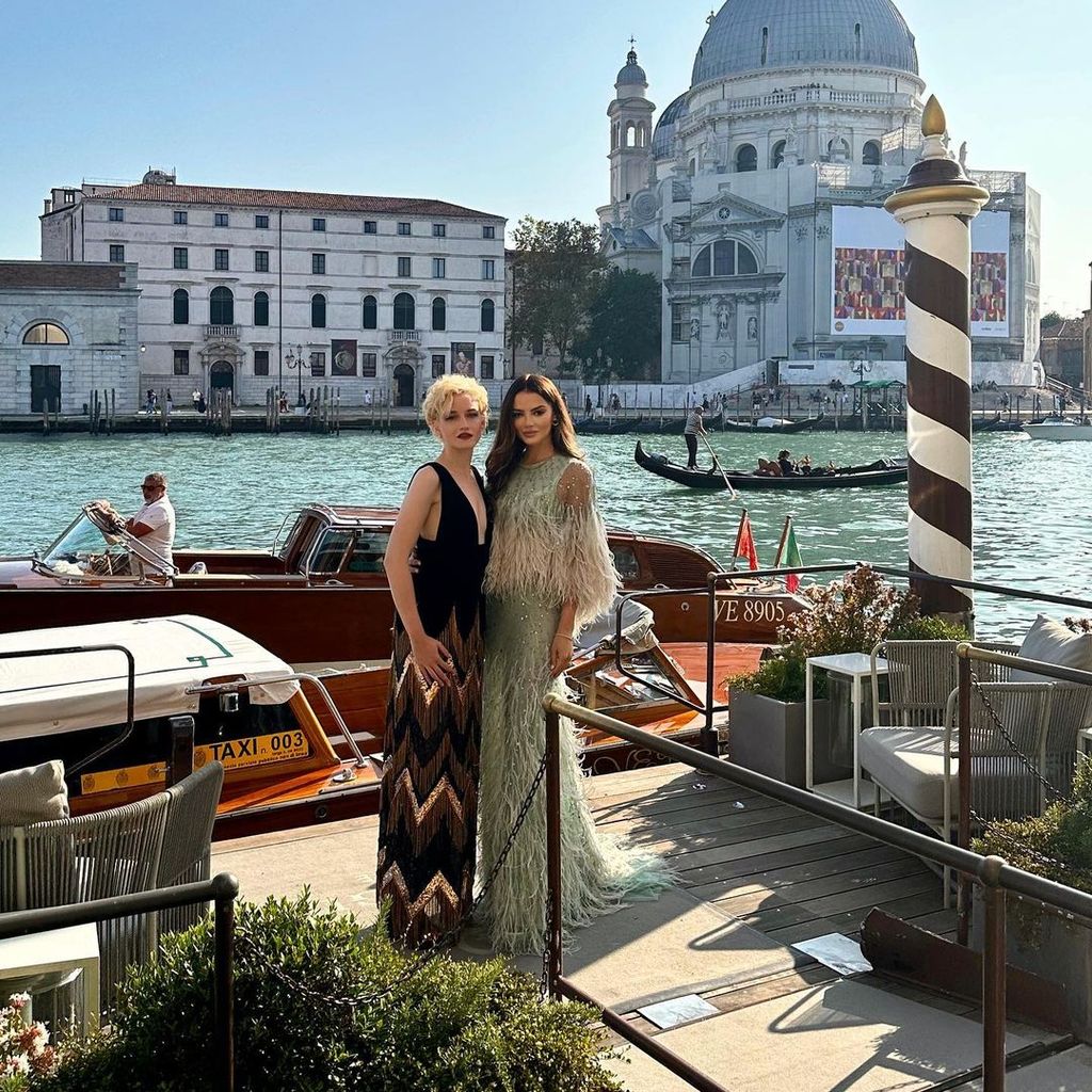 Julia Garner und Keleigh Teller in Venedig, Oktober 2023