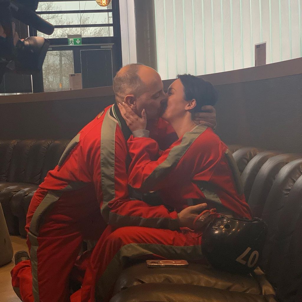 Julia Holz (r.) mit ihrem Verlobten Iwan