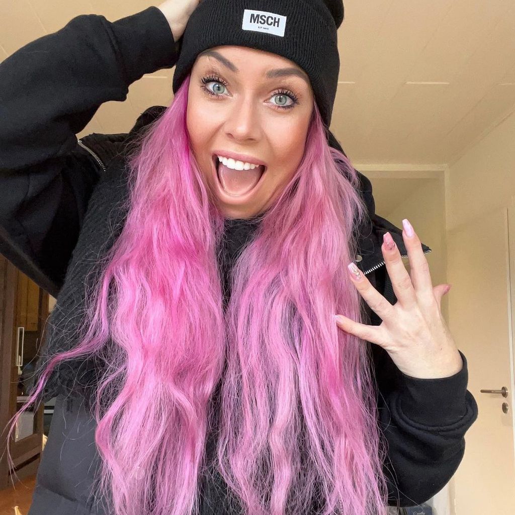 Julia Holz, TV-Auswanderin