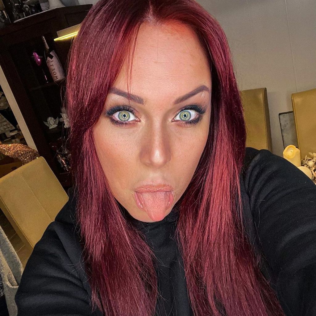 Julia Holz, Dezember 2021