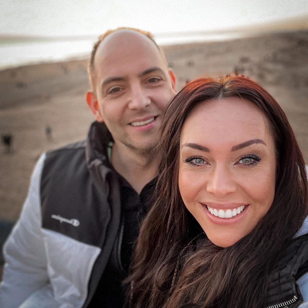 Influencerin Julia Holz (r.) mit ihrem Verlobten Iwan