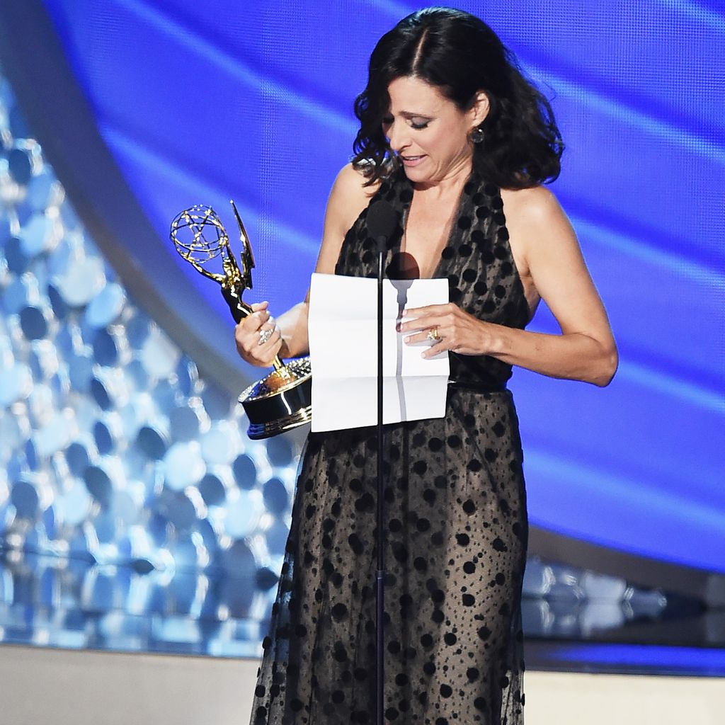 Julia Louis-Dreyfus während ihrer Dankesrede bei den Emmys 2016