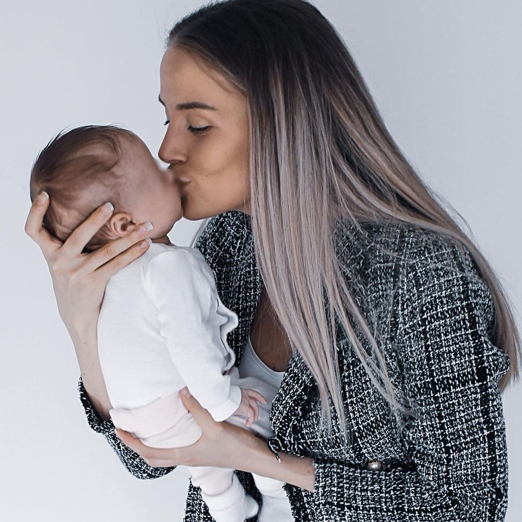 Julia Prokopy mit ihrer Tochter