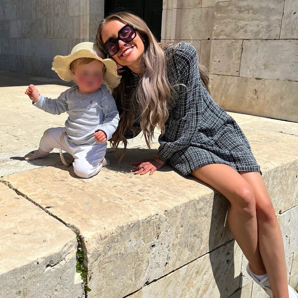 Julia Prokopy mit ihrer Tochter Lina Jolie im April 2022