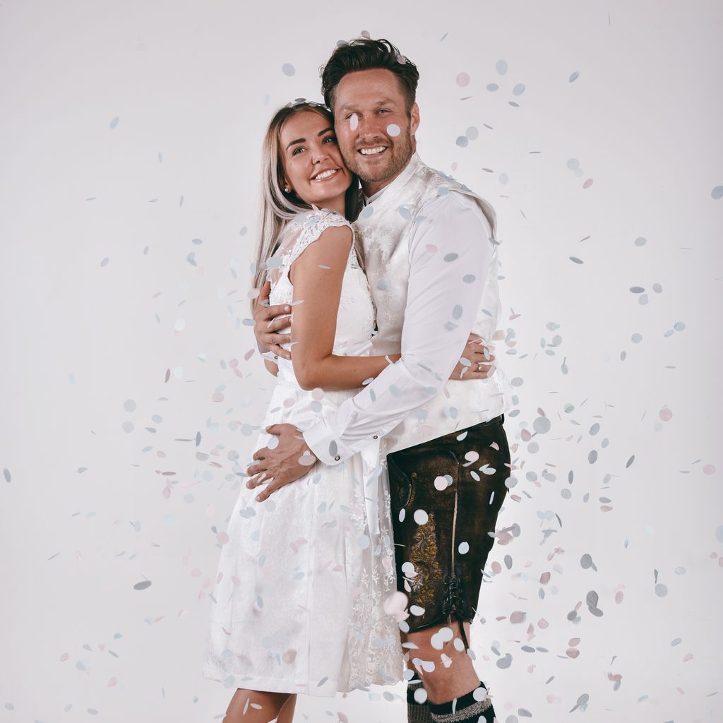 Julia Prokopy und Nico Schwanz beim Angermaier-Trachten-Shooting