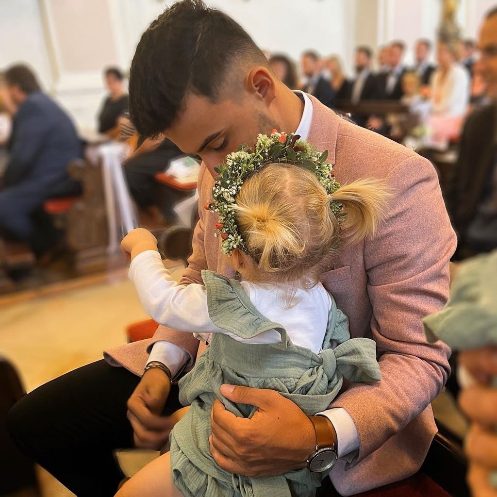 Julia Prokopys Freund mit ihrer Tochter Lina