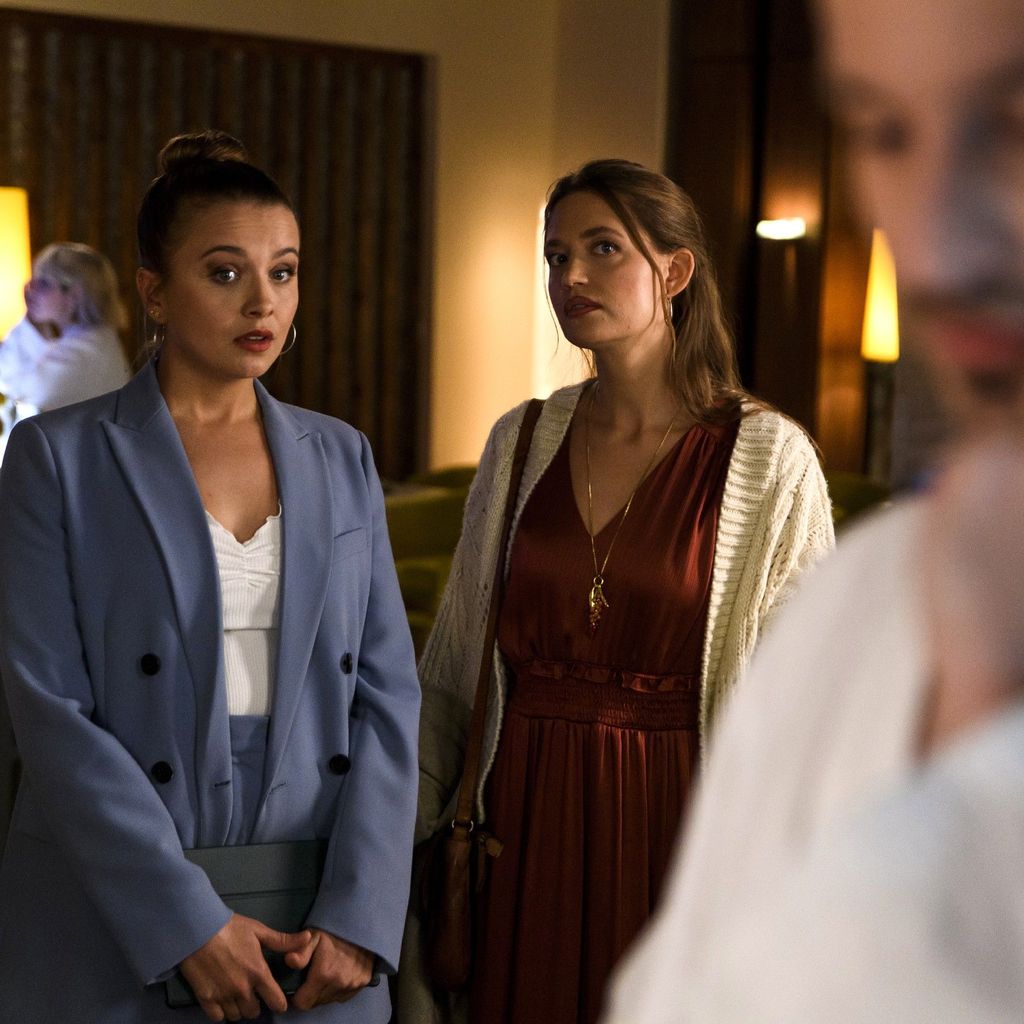 Julia Wiedemann am Set von "Alles was zählt" als Lucie Ziegler