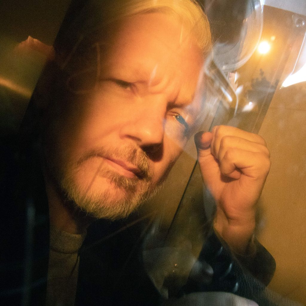 Julian Assange auf dem Weg zum Londoner Gericht