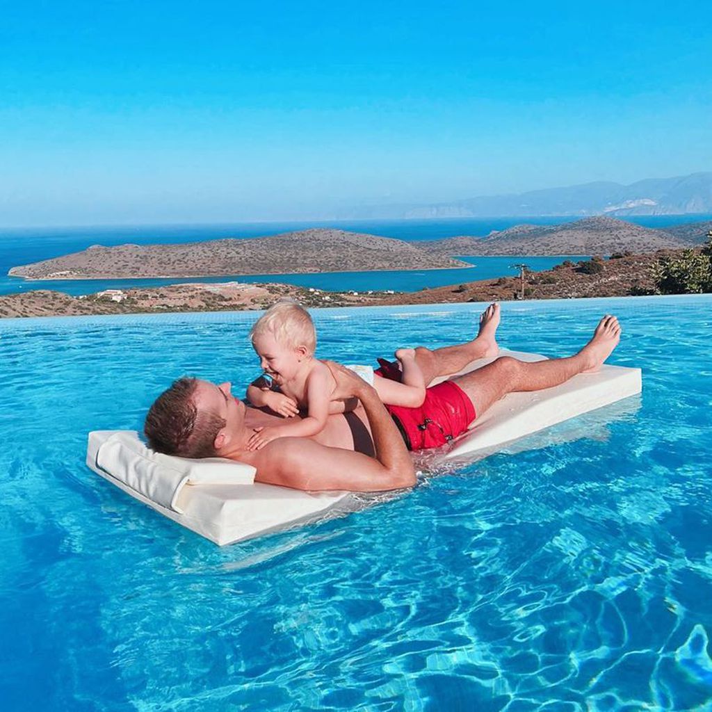 Julian Claßen mit seinem Sohn Lio, 2020