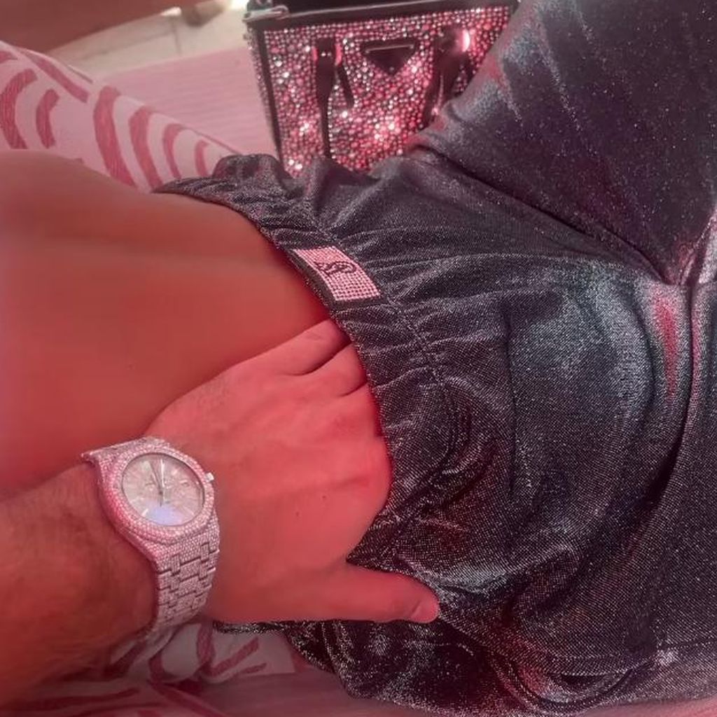 Julian Claßen in Tanja Makarićs Hose, November 2023