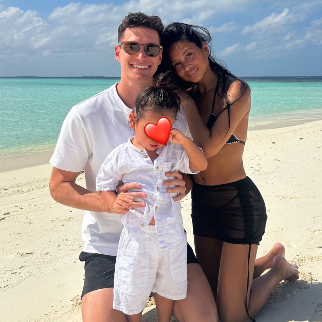Julian Draxler und Sethanie Taing mit ihrem Sohn