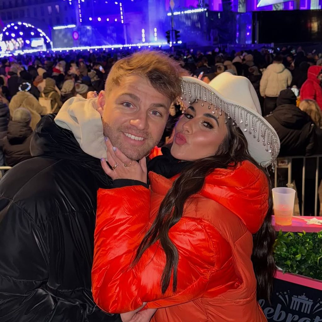 Julian Engels und Sängerin Sarah Engels bei ihrem Silvesterkonzert, 2024